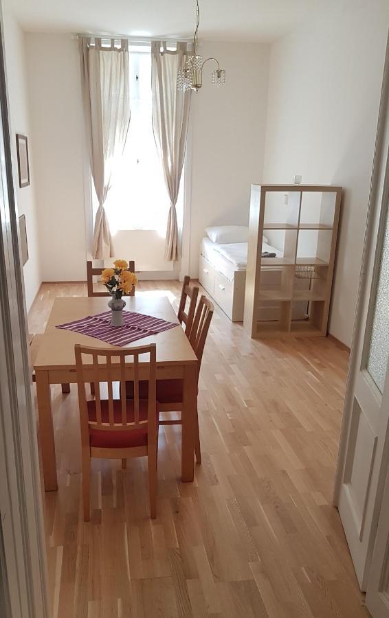 Sobieski Inner Ring Apartments Виена Екстериор снимка